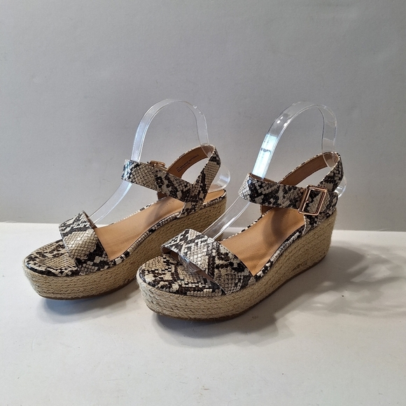 Lane Bryant Cream Black Snakeskin Mobwife Retro Strappy Platform Wedges Size 7W - Picture 4 of 15